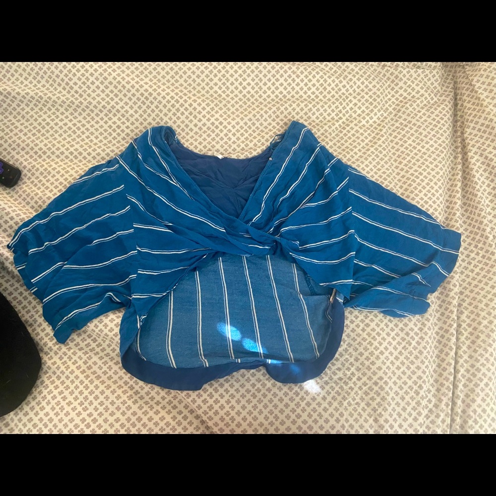 Adorable cropped Hilow free people top